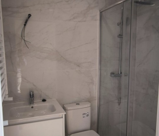 Se Vende Preciosa Vivienda En La Herriko Plaza De 3 Habitaciones Y 2 Baños Completos