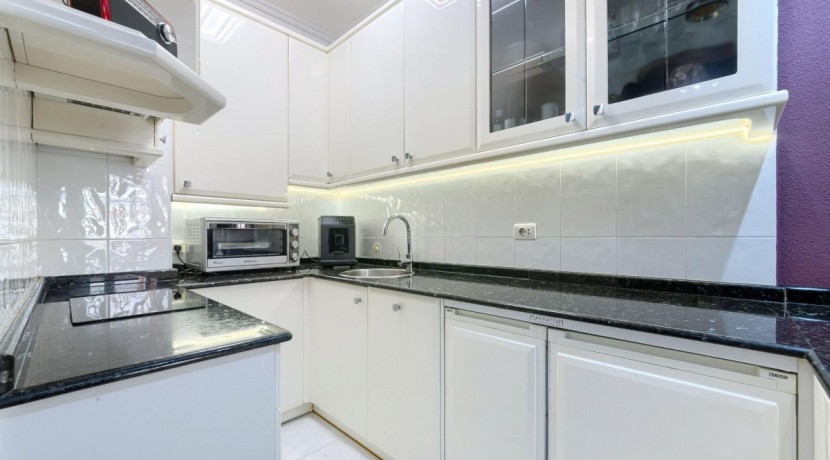 Se Vende Precioso Apartamento De 1 Habitación Con Parcela De garaje y Camarote Incluido