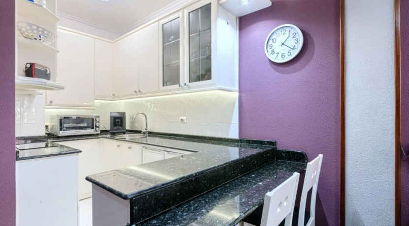 Se Vende Precioso Apartamento De 1 Habitación Con Parcela De garaje y Camarote Incluido