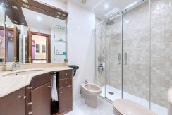 Se Vende Precioso Apartamento De 1 Habitación Con Parcela De garaje y Camarote Incluido