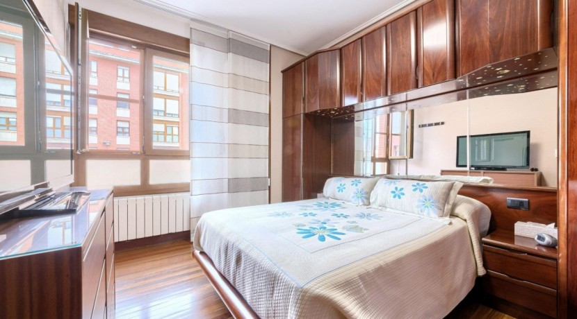 Se Vende Precioso Apartamento De 1 Habitación Con Parcela De garaje y Camarote Incluido