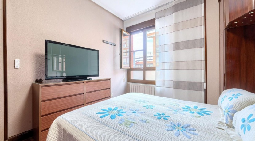 Se Vende Precioso Apartamento De 1 Habitación Con Parcela De garaje y Camarote Incluido