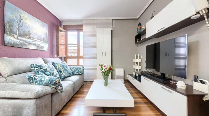 Se Vende Precioso Apartamento De 1 Habitación Con Parcela De garaje y Camarote Incluido