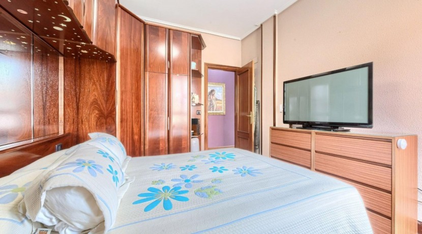 Se Vende Precioso Apartamento De 1 Habitación Con Parcela De garaje y Camarote Incluido