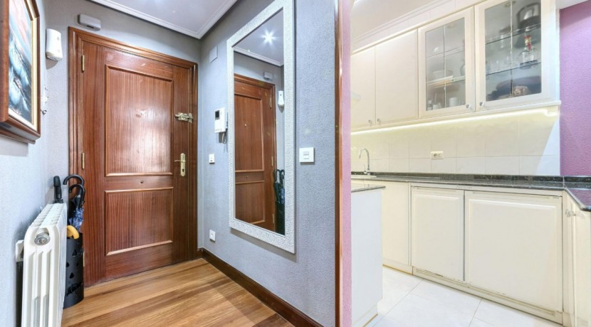 Se Vende Precioso Apartamento De 1 Habitación Con Parcela De garaje y Camarote Incluido