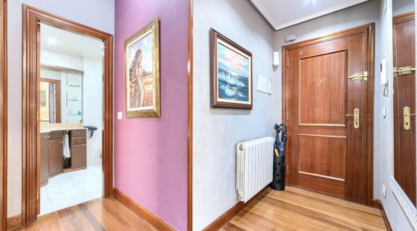 Se Vende Precioso Apartamento De 1 Habitación Con Parcela De garaje y Camarote Incluido