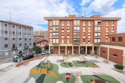 Se Vende Precioso Apartamento De 1 Habitación Con Parcela De garaje y Camarote Incluido