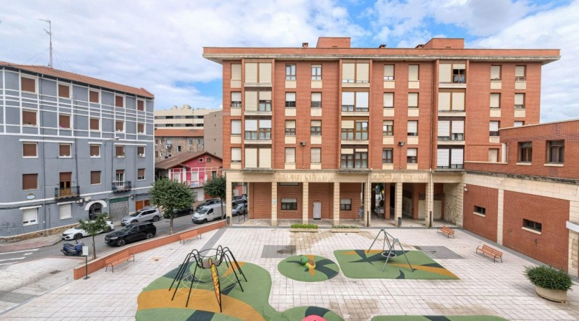 Se Vende Precioso Apartamento De 1 Habitación Con Parcela De garaje y Camarote Incluido