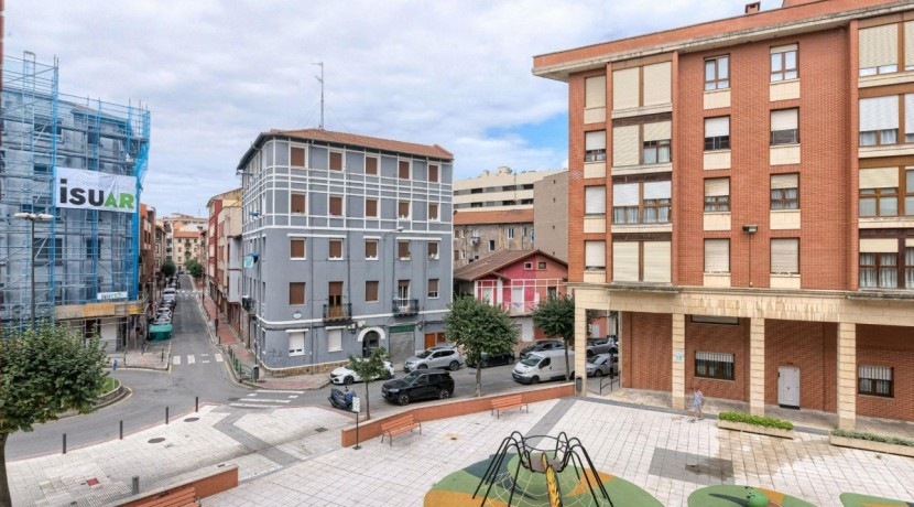 Se Vende Precioso Apartamento De 1 Habitación Con Parcela De garaje y Camarote Incluido