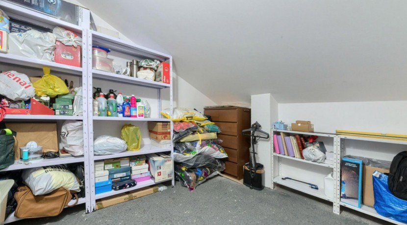 Se Vende Precioso Apartamento De 1 Habitación Con Parcela De garaje y Camarote Incluido