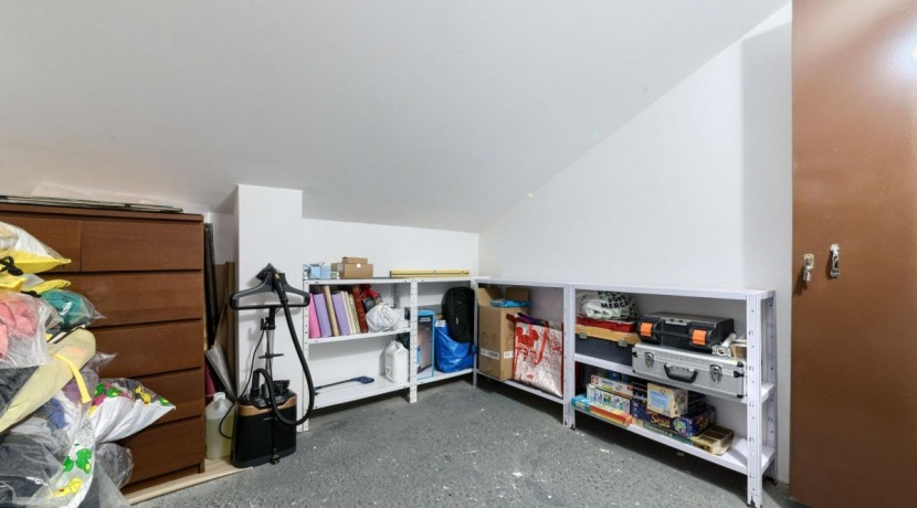 Se Vende Precioso Apartamento De 1 Habitación Con Parcela De garaje y Camarote Incluido