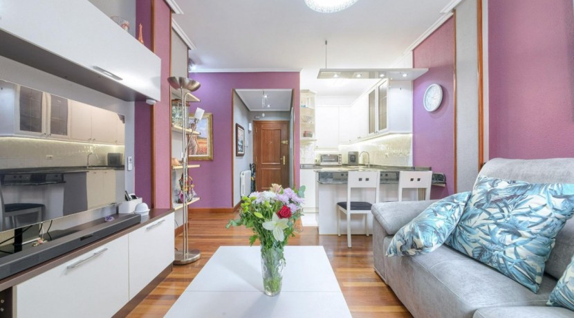 Se Vende Precioso Apartamento De 1 Habitación Con Parcela De garaje y Camarote Incluido
