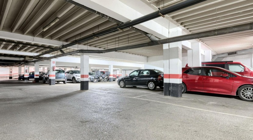 Se Vende Precioso Apartamento De 1 Habitación Con Parcela De garaje y Camarote Incluido