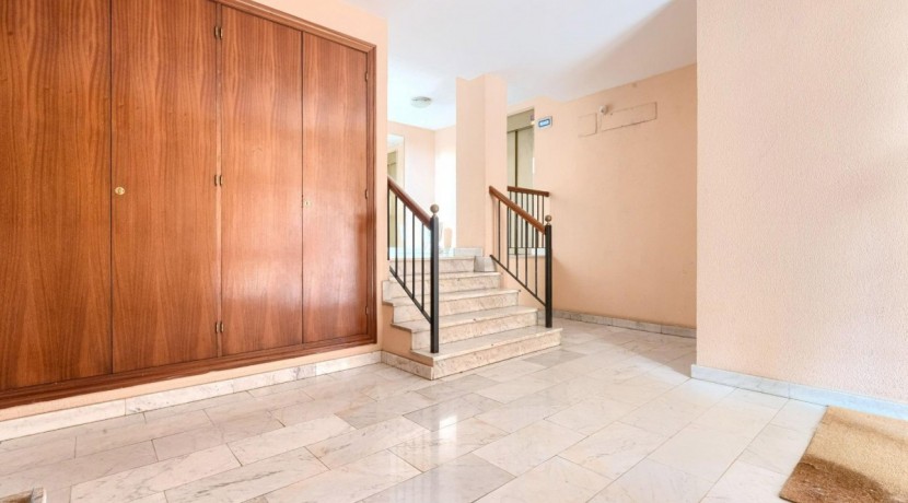 Se Vende Precioso Apartamento De 1 Habitación Con Parcela De garaje y Camarote Incluido