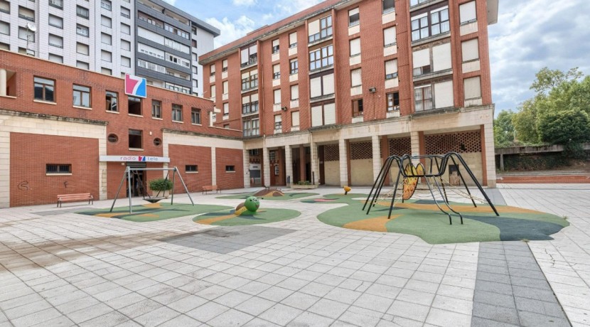 Se Vende Precioso Apartamento De 1 Habitación Con Parcela De garaje y Camarote Incluido