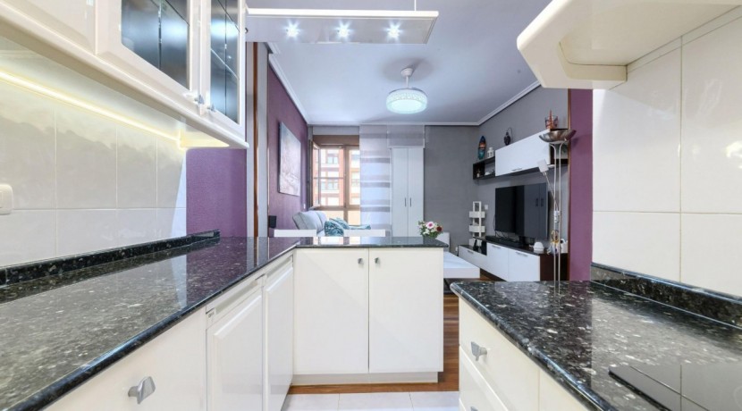 Se Vende Precioso Apartamento De 1 Habitación Con Parcela De garaje y Camarote Incluido