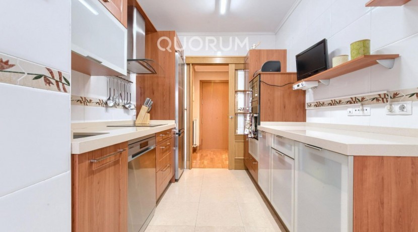 URBAN GALINDO, TRES HABITACIONES, DOS BAÑOS, GARAJE Y TRASTERO