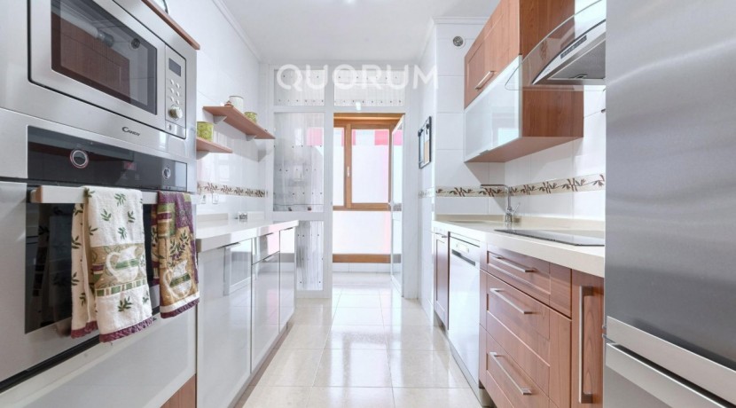 URBAN GALINDO, TRES HABITACIONES, DOS BAÑOS, GARAJE Y TRASTERO