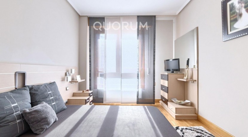 URBAN GALINDO, TRES HABITACIONES, DOS BAÑOS, GARAJE Y TRASTERO