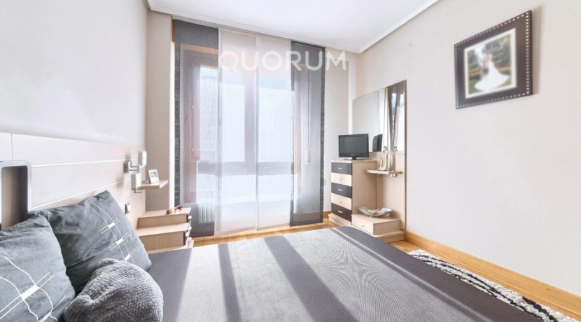 URBAN GALINDO, TRES HABITACIONES, DOS BAÑOS, GARAJE Y TRASTERO