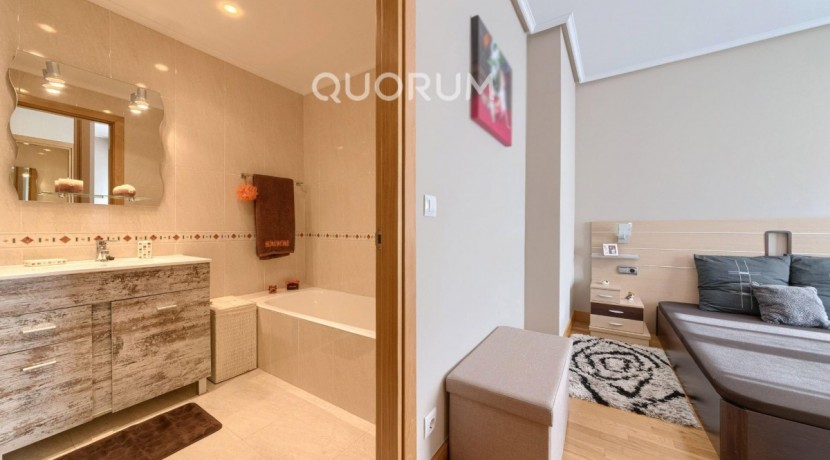 URBAN GALINDO, TRES HABITACIONES, DOS BAÑOS, GARAJE Y TRASTERO
