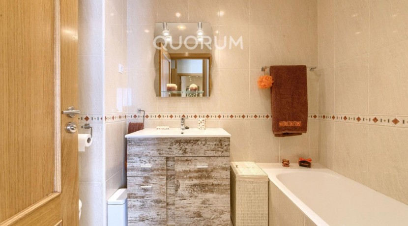 URBAN GALINDO, TRES HABITACIONES, DOS BAÑOS, GARAJE Y TRASTERO