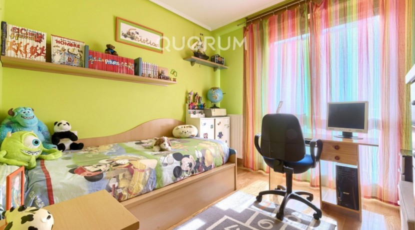 URBAN GALINDO, TRES HABITACIONES, DOS BAÑOS, GARAJE Y TRASTERO