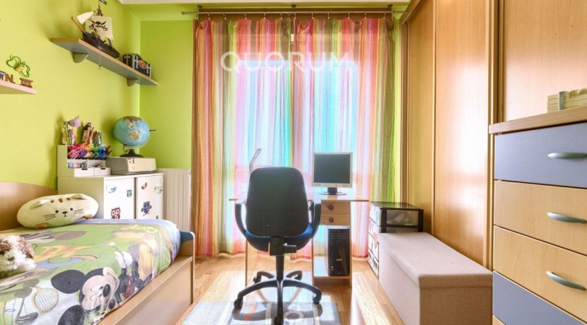 URBAN GALINDO, TRES HABITACIONES, DOS BAÑOS, GARAJE Y TRASTERO