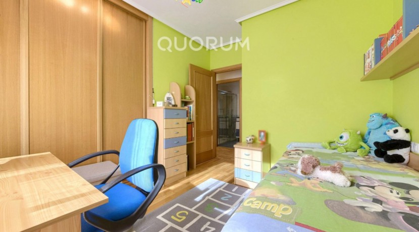 URBAN GALINDO, TRES HABITACIONES, DOS BAÑOS, GARAJE Y TRASTERO