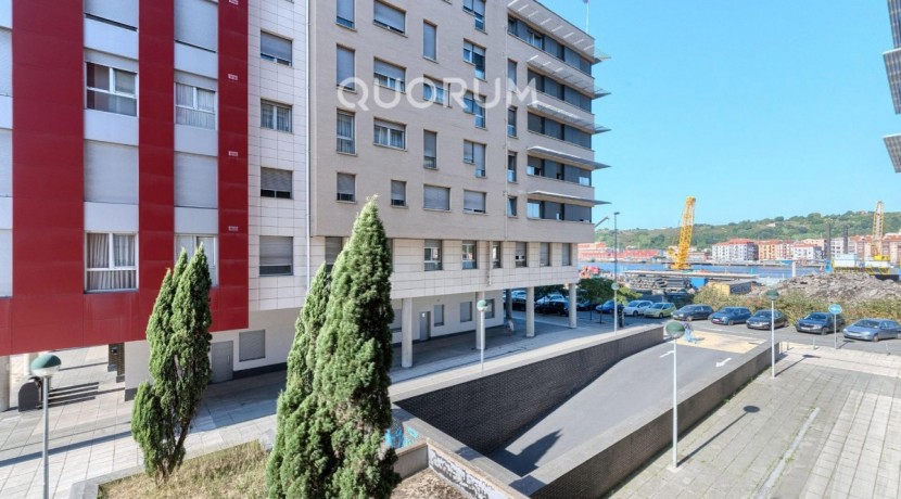 URBAN GALINDO, TRES HABITACIONES, DOS BAÑOS, GARAJE Y TRASTERO