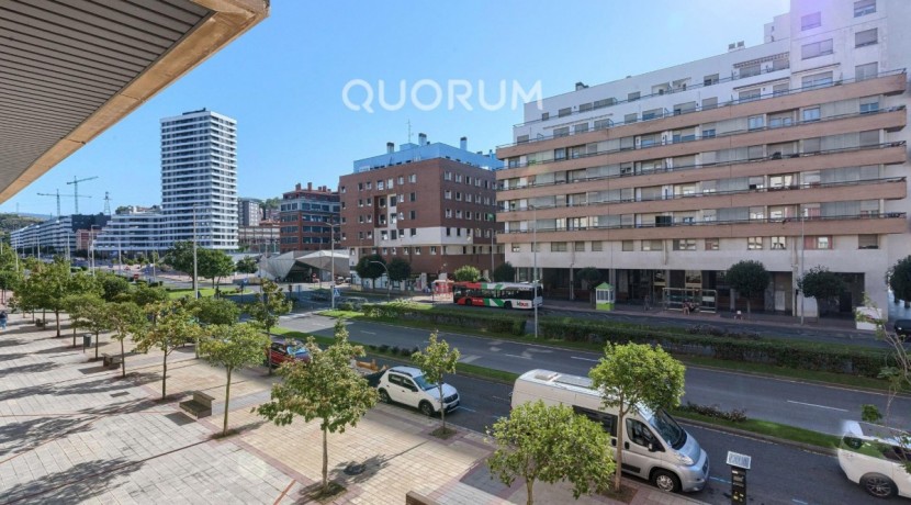 URBAN GALINDO, TRES HABITACIONES, DOS BAÑOS, GARAJE Y TRASTERO