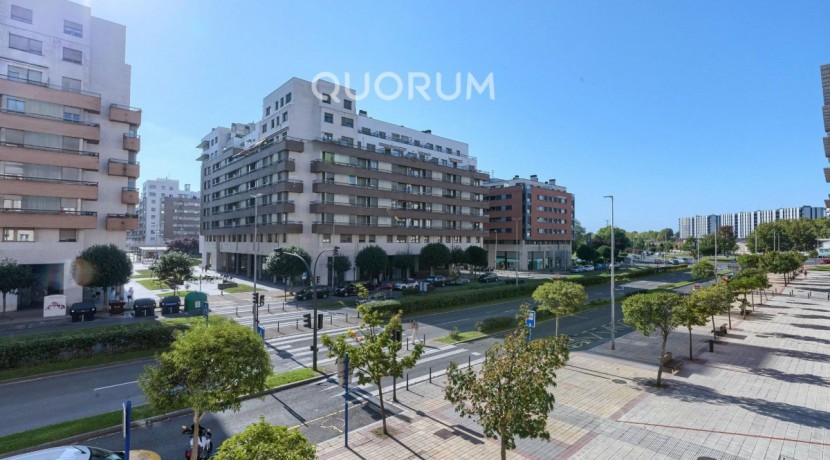 URBAN GALINDO, TRES HABITACIONES, DOS BAÑOS, GARAJE Y TRASTERO