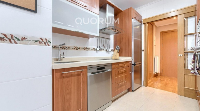 URBAN GALINDO, TRES HABITACIONES, DOS BAÑOS, GARAJE Y TRASTERO