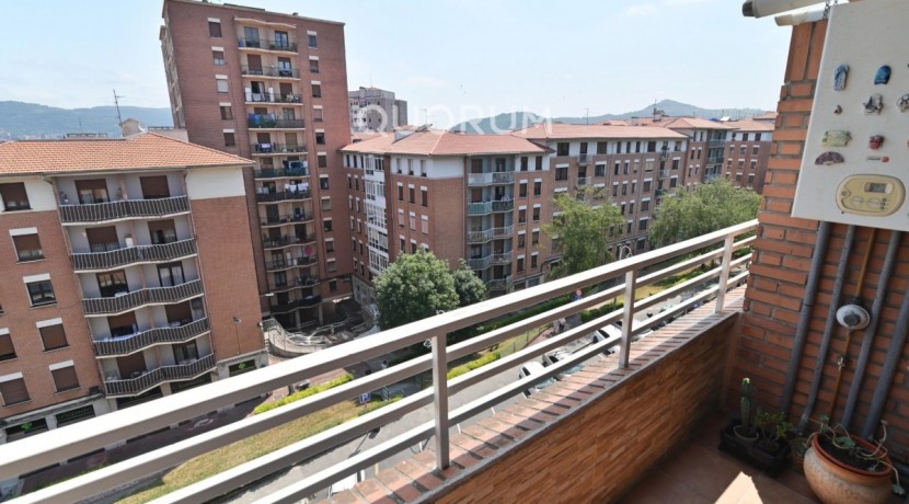 Vivienda Completa con Garaje en San Adrian