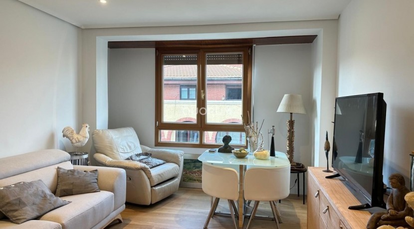 VIVIENDA COMPLETAMENTE REFORMADA Y MUY LUMINOSA