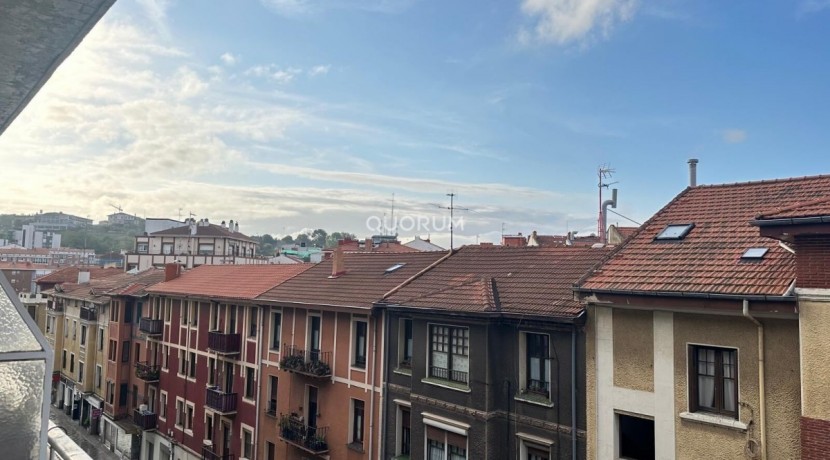 VIVIENDA COMPLETAMENTE REFORMADA Y MUY LUMINOSA