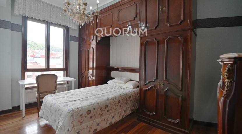 Vivienda de 4 Habitaciones con Garaje