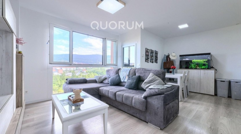 VIVIENDA TASADA MUNICIPAL Seminueva y Muy Luminosa De 2 Dormitorios y 2 Baños Con Cocina Americana y Ascensor En Zona Kalero