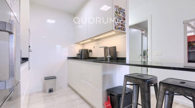 VIVIENDA TASADA MUNICIPAL Seminueva y Muy Luminosa De 2 Dormitorios y 2 Baños Con Cocina Americana y Ascensor En Zona Kalero
