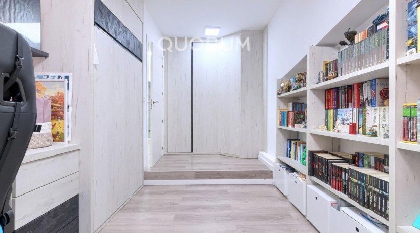 VIVIENDA TASADA MUNICIPAL Seminueva y Muy Luminosa De 2 Dormitorios y 2 Baños Con Cocina Americana y Ascensor En Zona Kalero