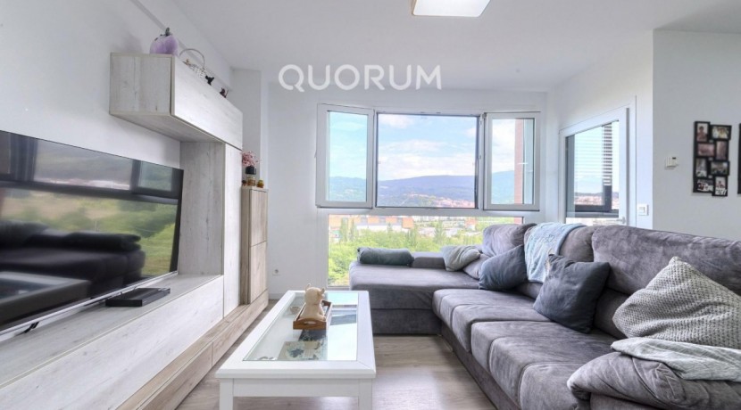 VIVIENDA TASADA MUNICIPAL Seminueva y Muy Luminosa De 2 Dormitorios y 2 Baños Con Cocina Americana y Ascensor En Zona Kalero