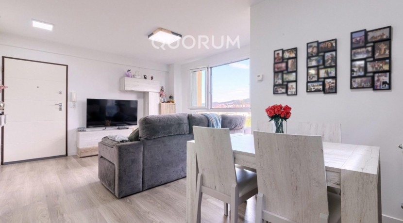 VIVIENDA TASADA MUNICIPAL Seminueva y Muy Luminosa De 2 Dormitorios y 2 Baños Con Cocina Americana y Ascensor En Zona Kalero