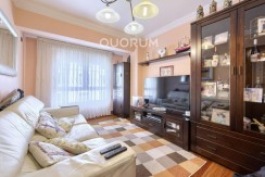 LUMINOSA VIVIENDA DE 3 HAB. A 2 MIN. DEL METRO. PARA ENTRAR A VIVIR. JUNTO AL CENTRO. CAMAROTE.