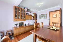 LUMINOSA VIVIENDA DE 3 HAB. A 2 MIN. DEL METRO. PARA ENTRAR A VIVIR. JUNTO AL CENTRO. CAMAROTE.