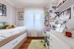 LUMINOSA VIVIENDA DE 3 HAB. A 2 MIN. DEL METRO. PARA ENTRAR A VIVIR. JUNTO AL CENTRO. CAMAROTE.