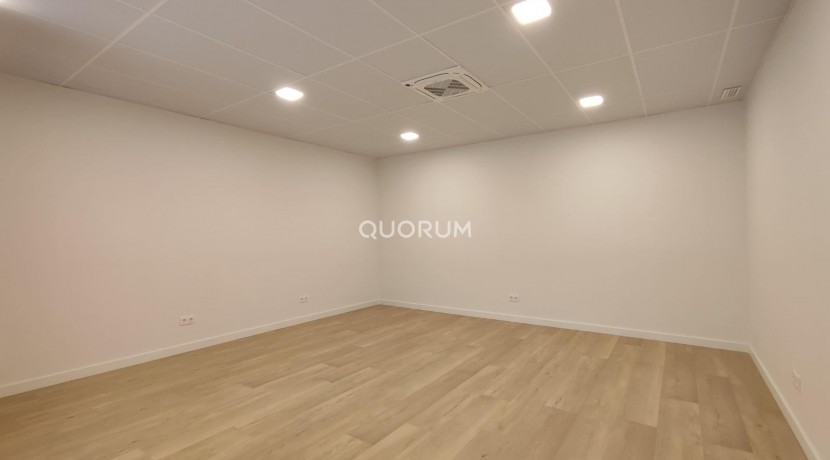 Oficina reformada en alquiler junto al Guggenheim