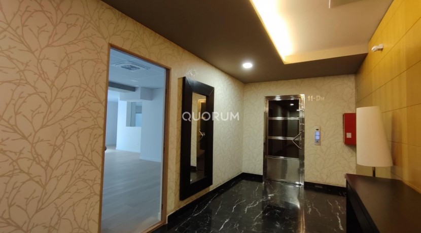 Oficina reformada en alquiler junto al Guggenheim