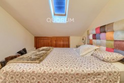 Vivienda única e inusual por su tipología y entorno. Dúplex de 3 dormitorios y 2 baños, con balcón y despensa-trastero. Frente a la ría. Para entrar a vivir.