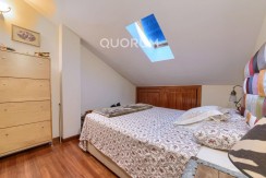 Vivienda única e inusual por su tipología y entorno. Dúplex de 3 dormitorios y 2 baños, con balcón y despensa-trastero. Frente a la ría. Para entrar a vivir.
