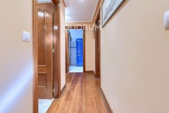 Vivienda única e inusual por su tipología y entorno. Dúplex de 3 dormitorios y 2 baños, con balcón y despensa-trastero. Frente a la ría. Para entrar a vivir.